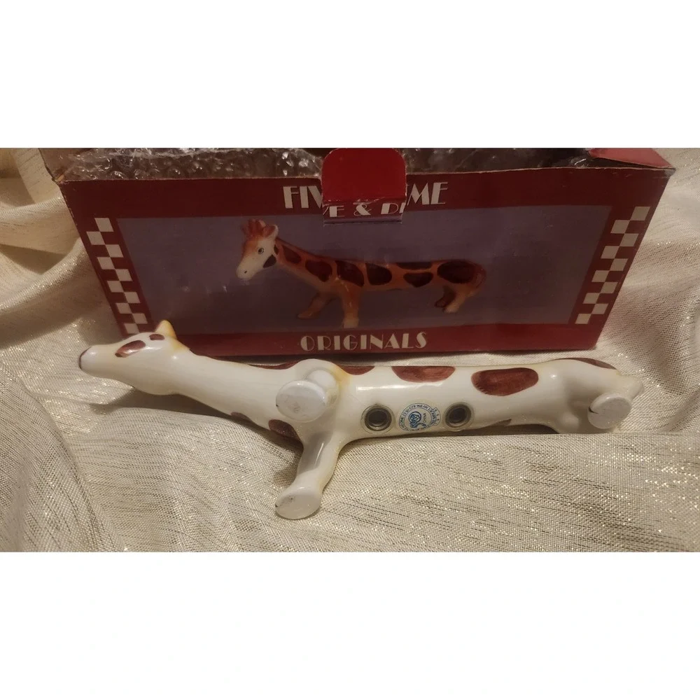 Vintage 1989 Five & Dime Inc Long Giraffe Ceramic Salt & Pepper Shaker NOS